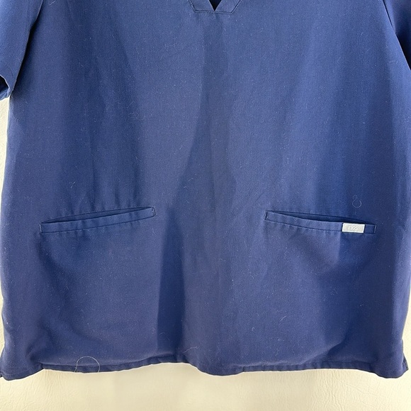 Figs Short Sleeve Two Pocket Scrub Top - Picture 3 of 6